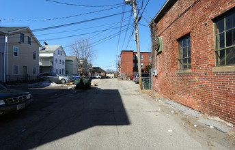 45 Myrtle St in Manchester, NH - Foto de edificio - Building Photo