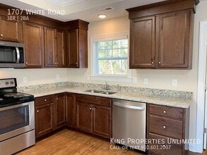 1707 White Rd in Wilmington, NC - Building Photo - Building Photo