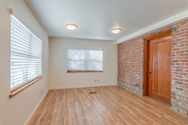 3636 Auburn Blvd in Sacramento, CA - Building Photo - Building Photo