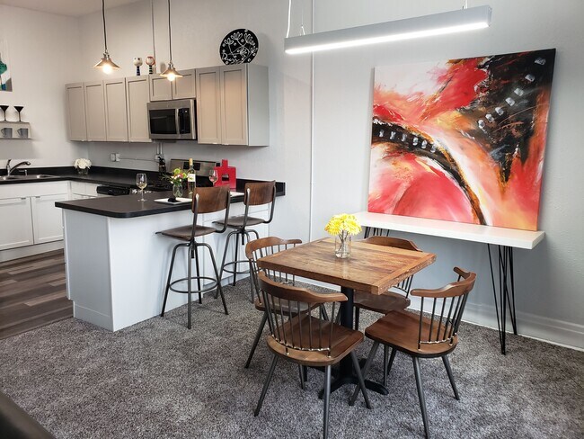 209 5th St in West Des Moines, IA - Building Photo - Building Photo