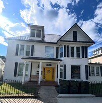 145 3rd St, Unit 2 in Pikeville, KY - Building Photo