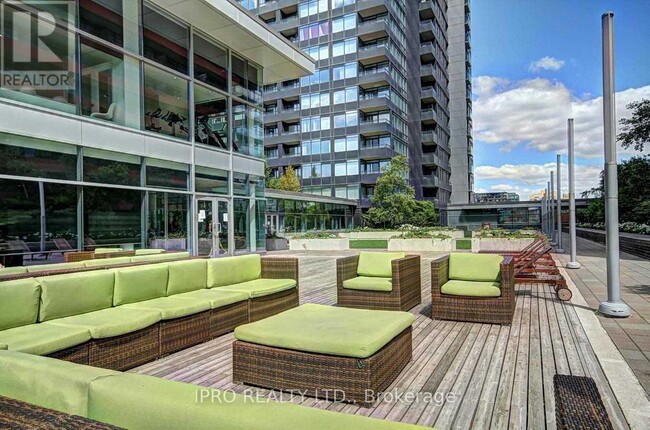 25-725 Telegram Mews