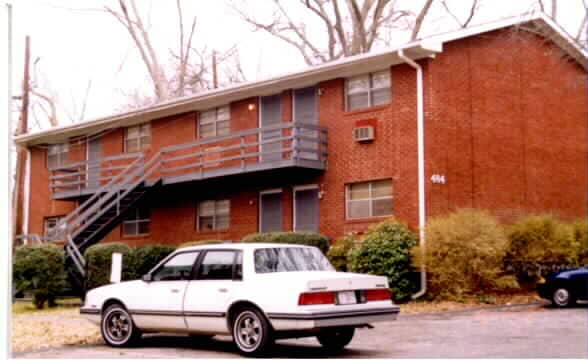 484 Delk St SE in Marietta, GA - Foto de edificio