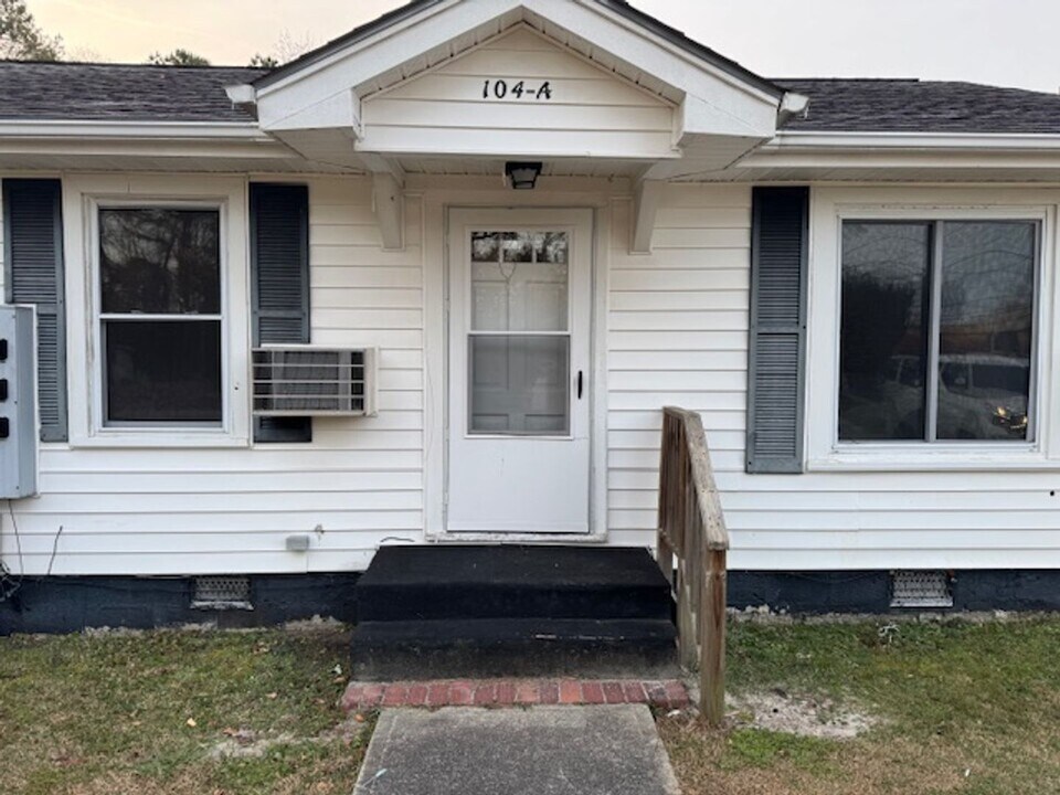 104a Charles St in Havelock, NC - Building Photo