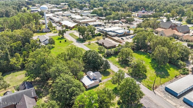 388 Oak St in Lucedale, MS - Building Photo - Building Photo