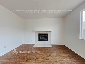 8205 Carriage Oaks Way in Antelope, CA - Foto de edificio - Building Photo