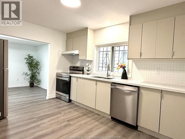 property at 941 Cataraqui St