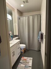 1760 N Northlake Way in Seattle, WA - Building Photo - Building Photo