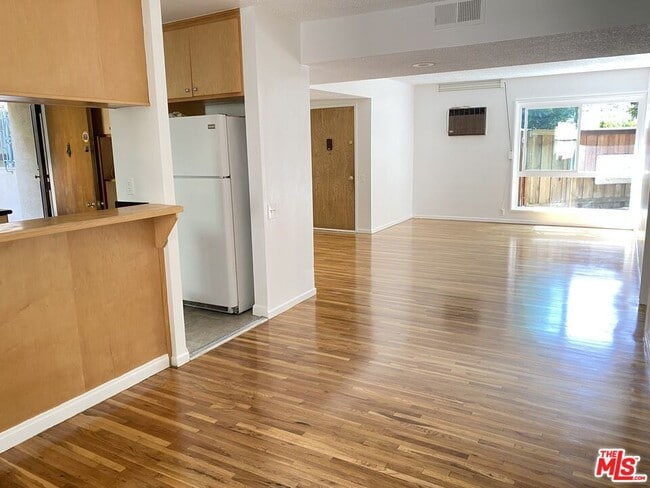 property at 3200 S Sepulveda Blvd