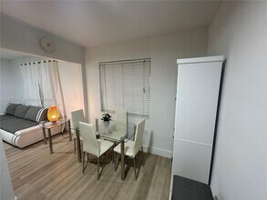 3522 NE 166th St in North Miami Beach, FL - Building Photo - Building Photo