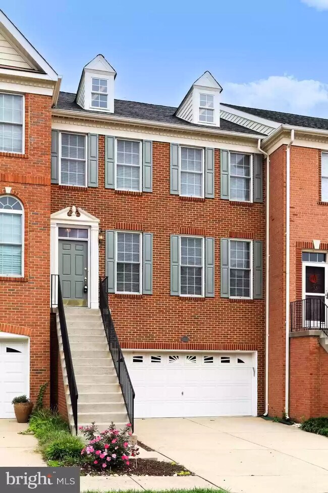 42912 Overly Square in Chantilly, VA - Foto de edificio - Building Photo