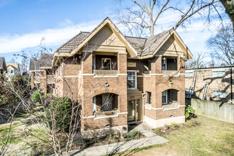 Ashley Manor Apartments in Memphis, TN - Building Photo - Primary Photo