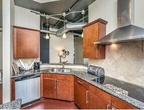 150 Bee St, Unit 713 in Charleston, SC - Building Photo - Building Photo