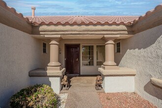 2825 Castle Bar Dr in Las Vegas, NV - Foto de edificio - Building Photo