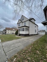 6907 Hosmer Ave in Cleveland, OH - Building Photo
