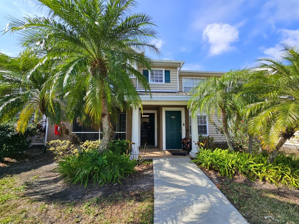 8923 Manor Loop, Unit 106 Lakewood Retreat in Lakewood Ranch, FL - Foto de edificio