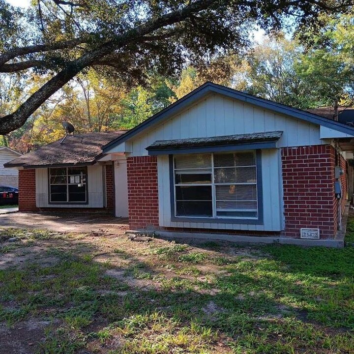 23472 Pine Forest Dr in New Caney, TX - Building Photo