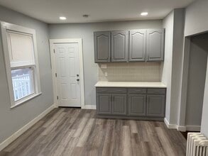 16 Astoria St, Unit Astoria St in Boston, MA - Building Photo - Building Photo