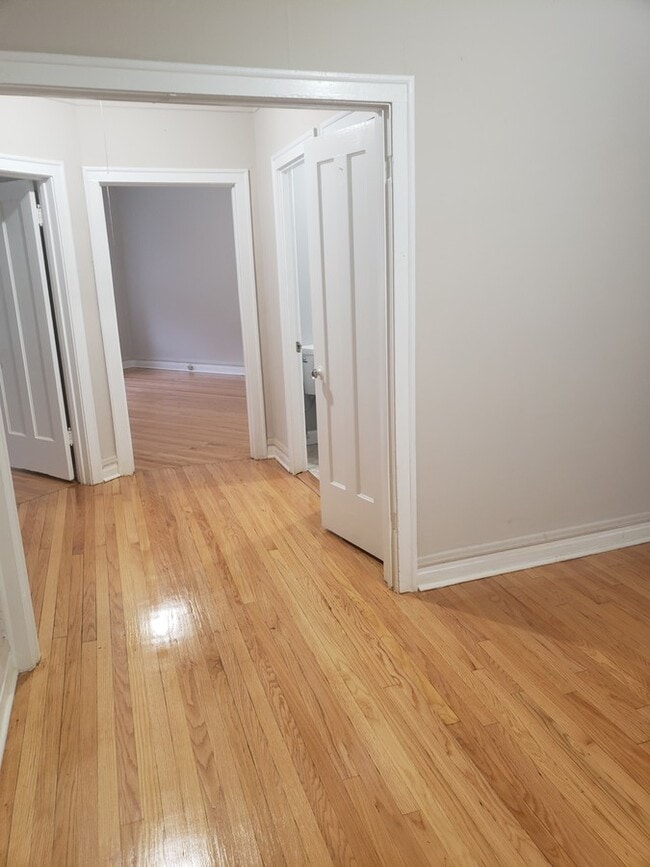 3587 N Milwaukee Ave, Unit ONE BED in Chicago, IL - Building Photo - Building Photo