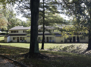 Cedar Springs Apartments in Knoxville, TN - Foto de edificio - Building Photo