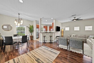 3625 Bay Heights Way in Tampa, FL - Building Photo - Building Photo