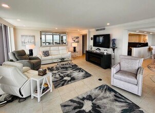 108 Lakeshore Dr in North Palm Beach, FL - Building Photo - Building Photo