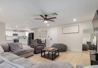 6908 W Wanda Lynn Ln in Peoria, AZ - Building Photo - Building Photo