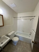 320 Oak Ave N in Thief River Falls, MN - Foto de edificio - Building Photo