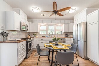 409 Aero Ave in Schertz, TX - Foto de edificio - Building Photo