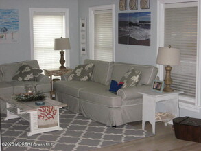 213 Washington Ave in Spring Lake, NJ - Foto de edificio - Building Photo