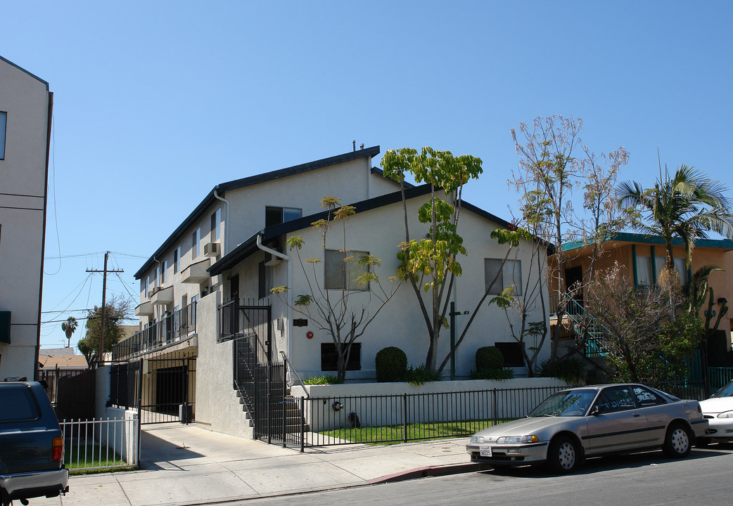 623 N Harvard Blvd in Los Angeles, CA - Building Photo