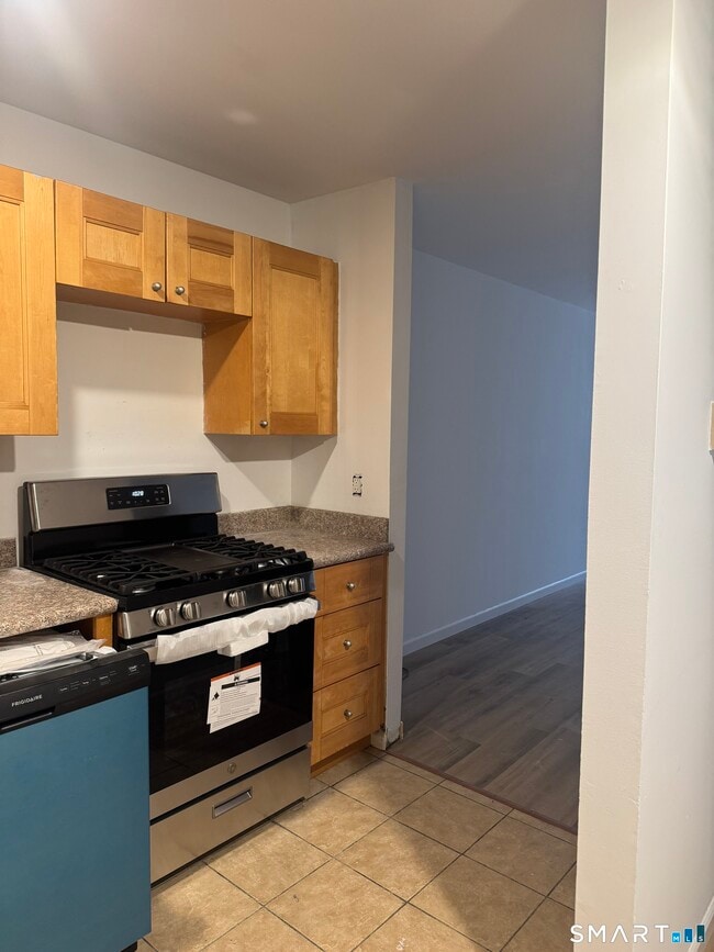 15 Greenwich Ave in Stamford, CT - Building Photo - Building Photo