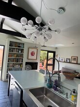 3761 Ashwood Ave in Los Angeles, CA - Foto de edificio - Building Photo