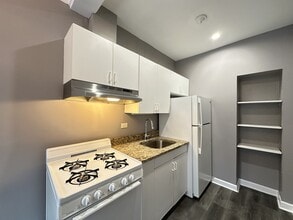 5516 N Kenmore Ave in Chicago, IL - Foto de edificio - Building Photo