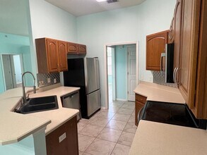 400 Hallowes Dr in St. Marys, GA - Building Photo - Building Photo