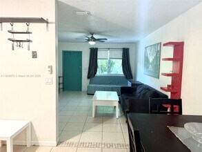 1104 N 17th Ct in Hollywood, FL - Building Photo - Building Photo