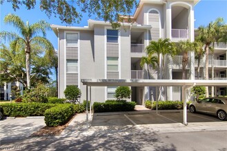 7515 Stoneybrook Dr in Naples, FL - Foto de edificio - Building Photo