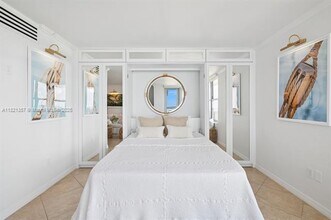 2899 Collins Ave, Unit 1025 in Miami Beach, FL - Building Photo - Building Photo