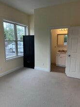 506 Boston Post Rd, Unit 101 in Orange, CT - Building Photo - Building Photo
