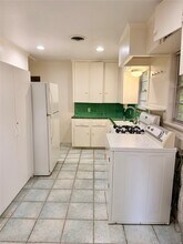 7018 Alder Dr in Houston, TX - Foto de edificio - Building Photo