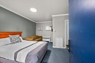 18732 Dix Toledo Rd in Brownstown Township, MI - Building Photo - Building Photo