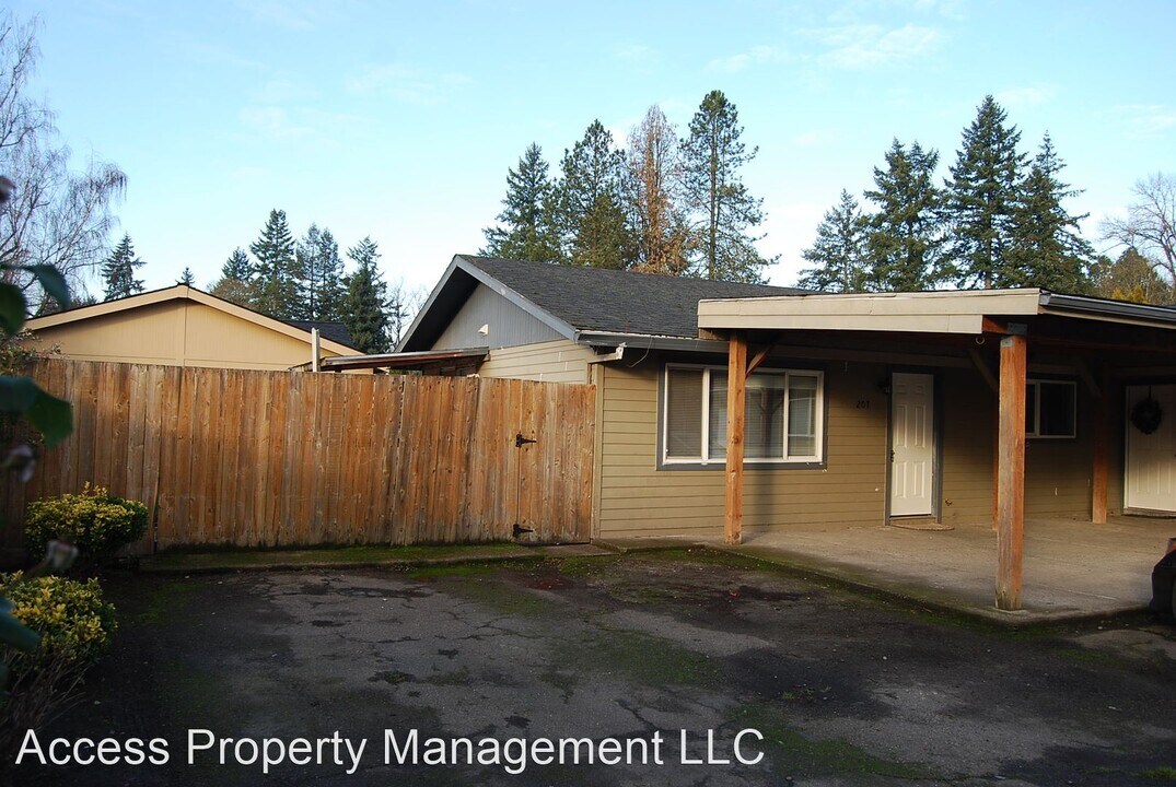 207 E Seventh St Photo