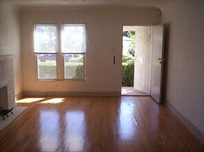 4354 Coolidge Ave in Los Angeles, CA - Foto de edificio - Building Photo