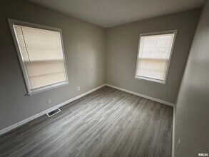 2822 W Antoinette St in Peoria, IL - Building Photo - Building Photo