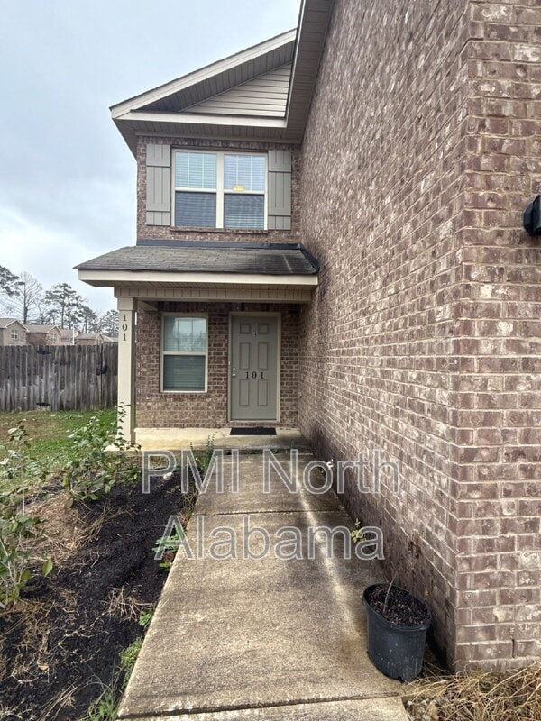101 Winstead Cir in Owens Cross Roads, AL - Building Photo - Building Photo