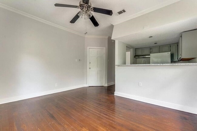 210 S Rosemont Ave, Unit D in Dallas, TX - Building Photo - Building Photo