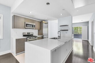 1730 Sawtelle Blvd in Los Angeles, CA - Building Photo - Building Photo