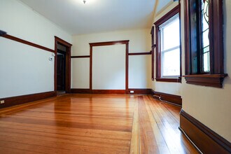 550 Washington St, Unit 2 in Boston, MA - Foto de edificio - Building Photo