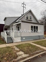 1713 Hoagland Ave in Fort Wayne, IN - Building Photo