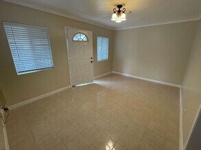 319 N Coronado St in Los Angeles, CA - Building Photo - Building Photo